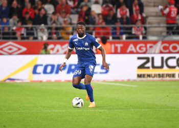 Pour Mbemba, Longoria ne regrette rien ! Une solution attendue au mercato