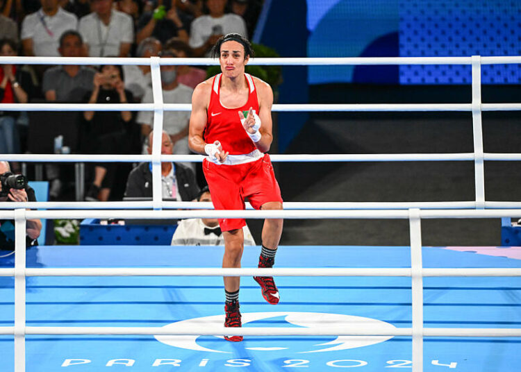 Championne olympique dans la polémique, Imane Khelif va tenter sa chance chez les pros