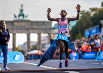 Le Kényan Sabastian Sawe et l’Éthiopienne Tigist Assefa remportent le marathon de Londres !
