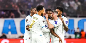 Chancel Mbemba et les joueurs de l'OM contre l'Atalanta en 2024