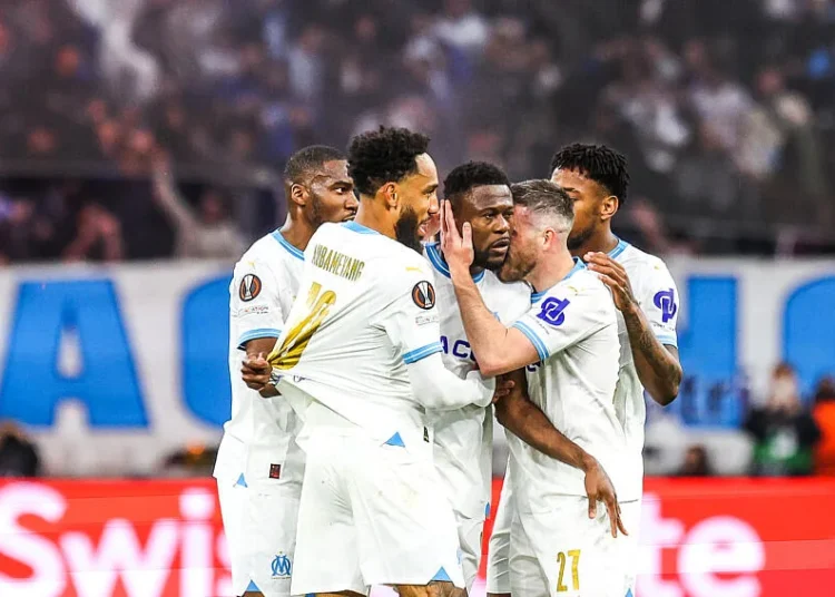 Chancel Mbemba et les joueurs de l'OM contre l'Atalanta en 2024