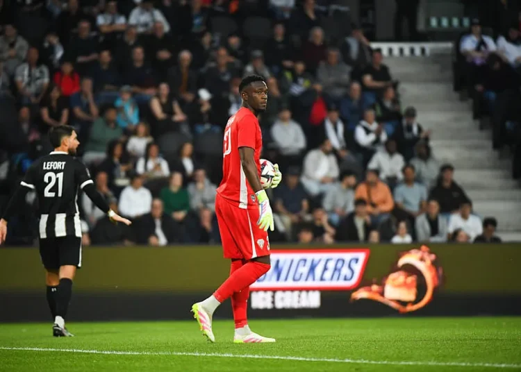 Yahia Fofana avec Angers