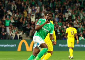 AS Saint-Étienne : Une signature miracle en Grèce pour Batubinsika