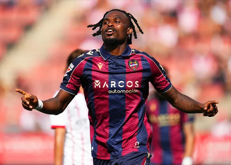 RC Lens : un renfort arrive en attaque