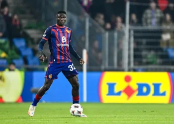 Lens Fond sur un roc ghanéen pour sauver la défense Sang et Or !