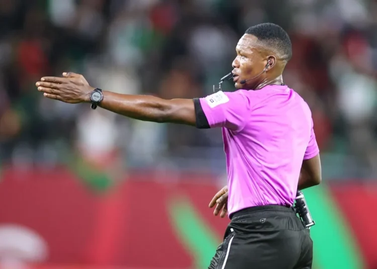 « Une honte pour le football africain » : l&rsquo;arbitre de Nigeria – Maroc se fait allumer