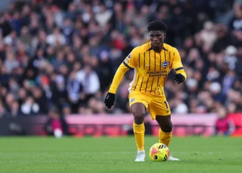 Le PSG pense à Carlos Baleba