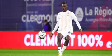 Un Ivoirien signe à Paris (off.)