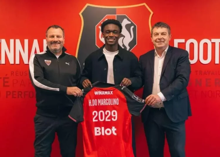 Stade Rennais : une nouvelle pépite gabonaise de 19 ans signe pro jusqu’en 2029 !