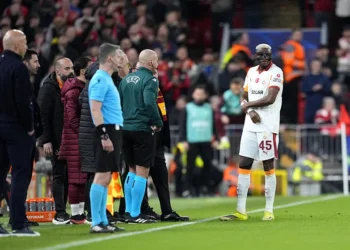 Victor Osimhen victime d’une fracture au bras