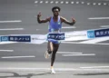 Tadese Takele s’impose au sprint et conserve son titre au marathon de Tokyo