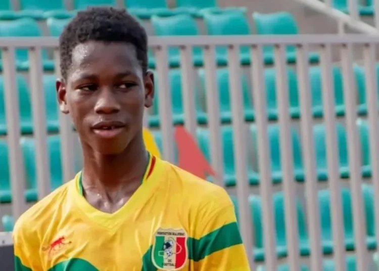 Qui est Aboubacar Maiga, ce jeune Malien sur lequel le PSG veut doubler le Barça ?