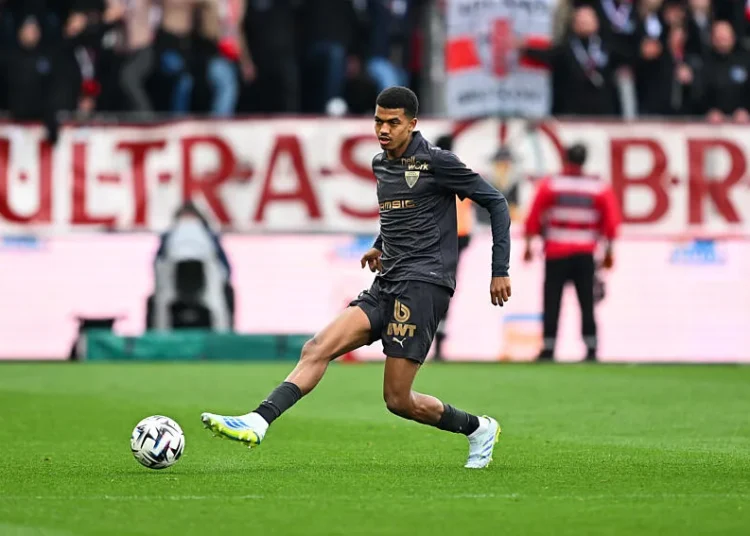 Dortmund veut piocher au Stade Rennais : un Marocain de 19 ans ciblé pour remplacer Bensebaïni