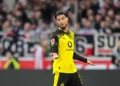 Mercato : Galatasaray insiste pour le latéral gauche algérien, Dortmund bloque