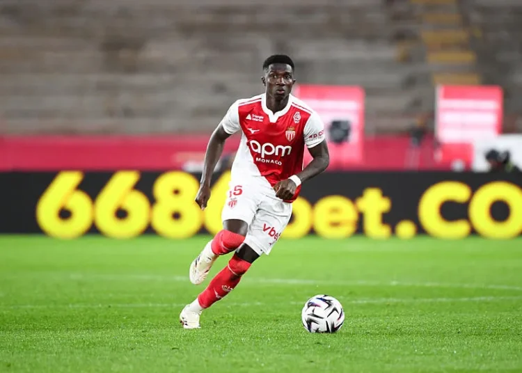 Lamine Camara, le milieu que toute l&rsquo;Angleterre veut — et que Monaco n&rsquo;a pas encore lâché