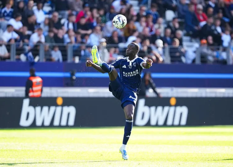 Liverpool, Crystal Palace, Fulham… tous focus sur le défenseur sénégalais du Paris FC