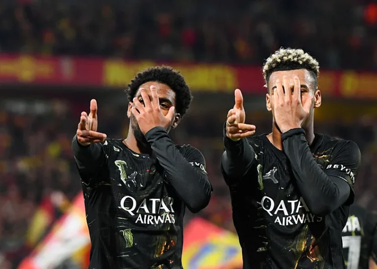 L&rsquo;image du jour – PSG : 90e+3, lucarne, barre, le but dévastateur de Mbaye crucifie Lens