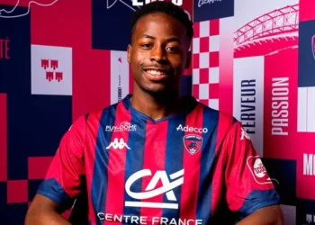 Clermont Foot 63 : 17 buts en U19, il signe pro jusqu&rsquo;en 2029 (Off)